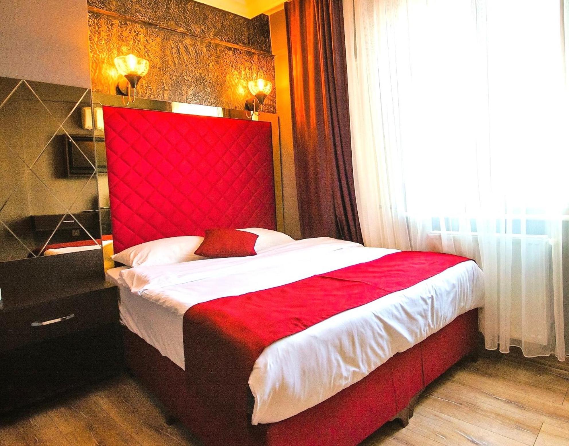 Atesde Dustu Salvara Hotel Istanboel Buitenkant foto
