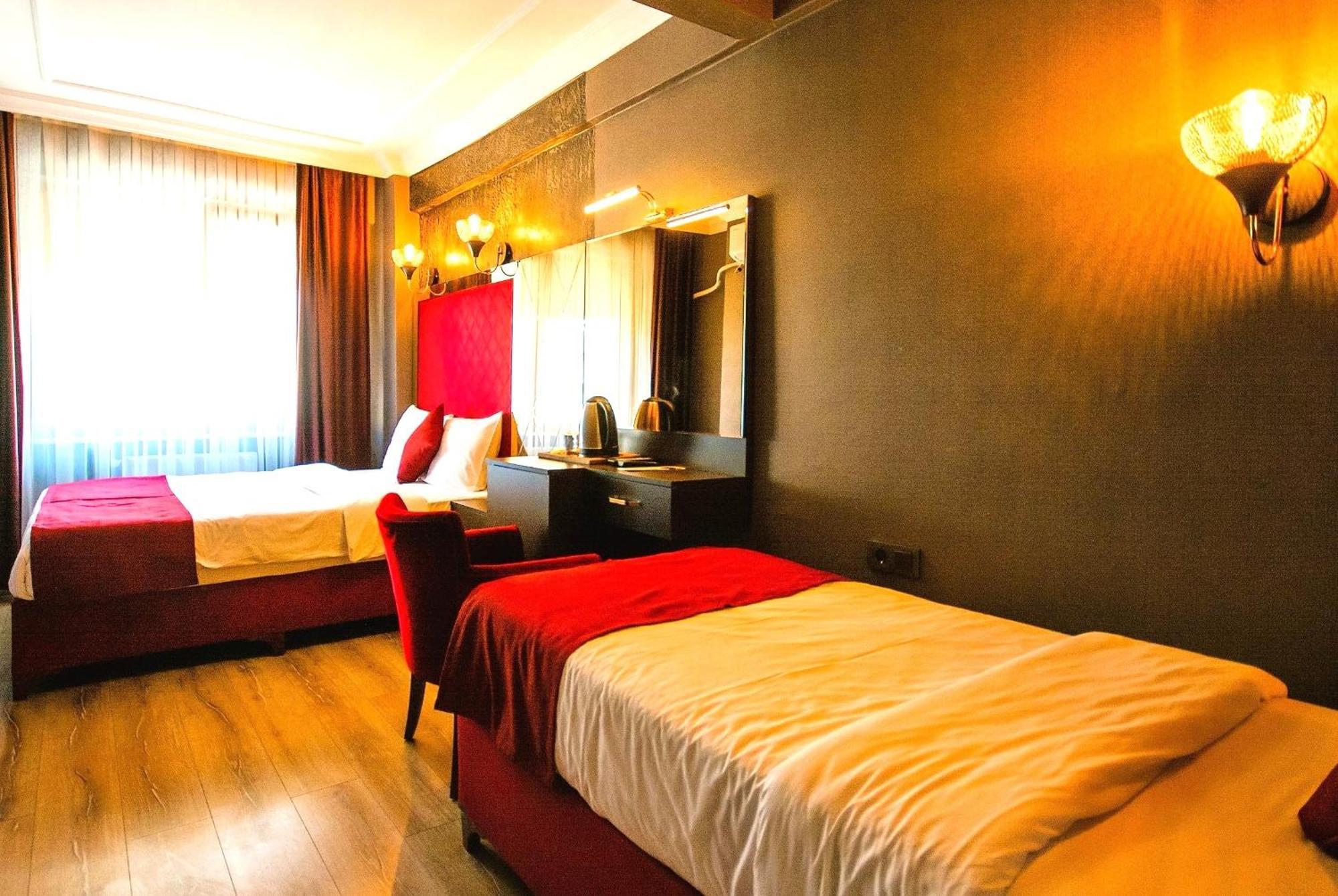Atesde Dustu Salvara Hotel Istanboel Buitenkant foto