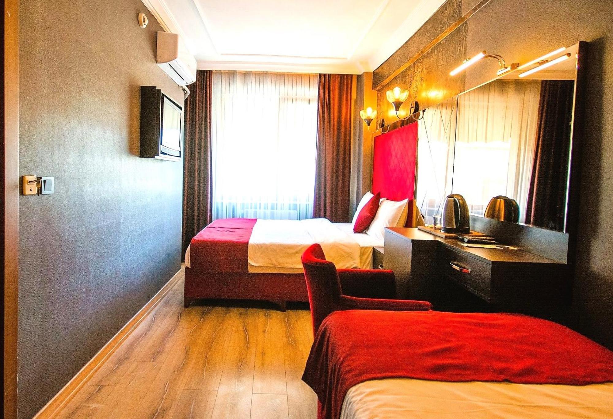 Atesde Dustu Salvara Hotel Istanboel Buitenkant foto