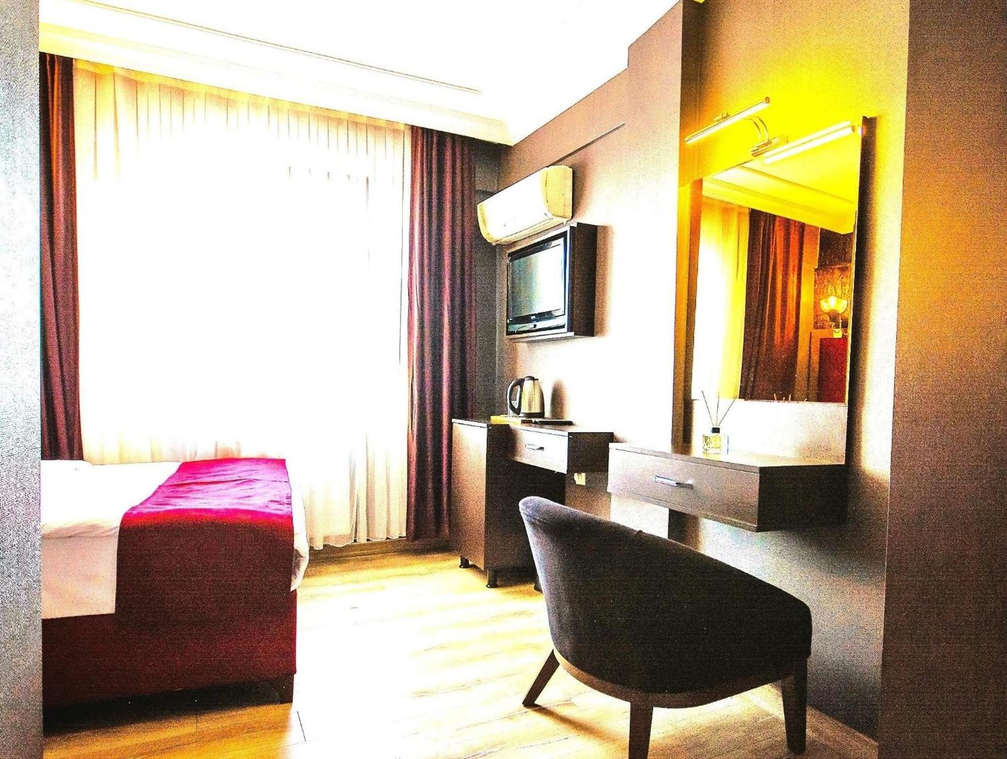 Atesde Dustu Salvara Hotel Istanboel Buitenkant foto
