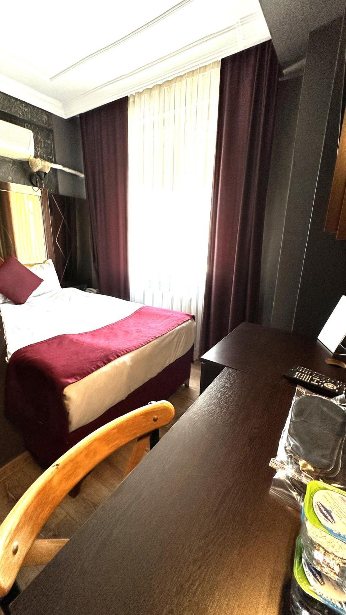 Atesde Dustu Salvara Hotel Istanboel Buitenkant foto